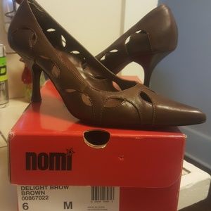 Nomi heels